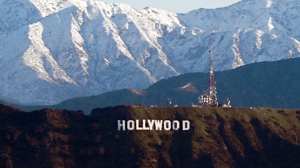 Hollywoodští scenáristé zahájili stávku, ovlivní to natáčení filmů i seriálů
